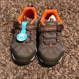 Stride rite taupe shoes